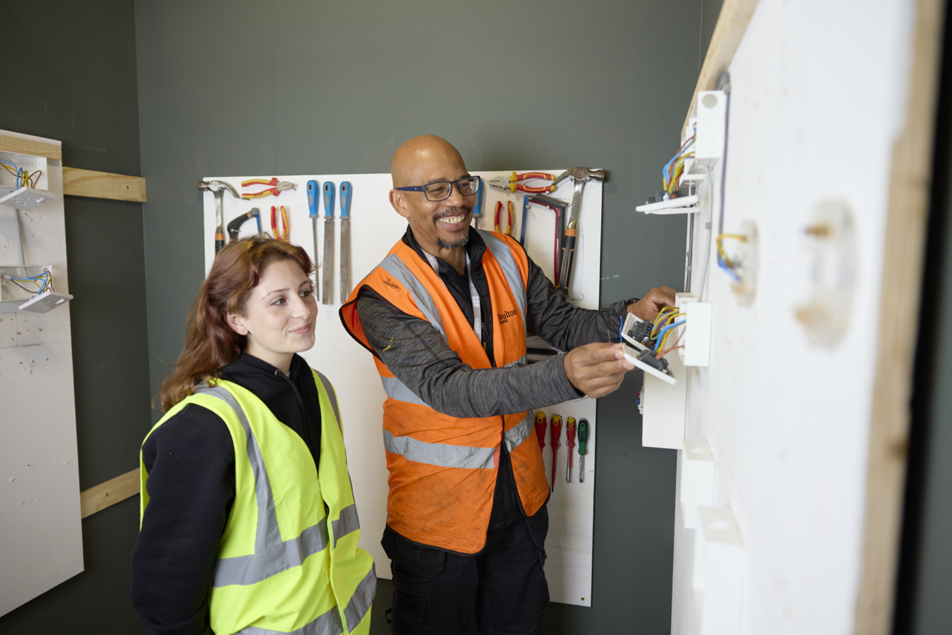 Electrical Moulton College 081025 2050